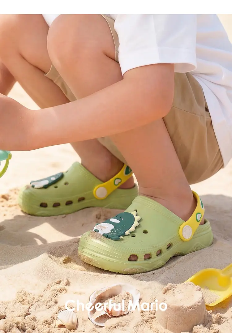 Children's cute Crocs-style slippers for boys, beach mule, soft sole, closed heel, closed toe — chobi 19