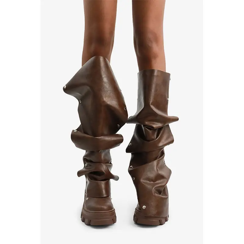 (Cross-border trading), high boots heels platform with studs, metallic color, wide stable heel, round toe, can be worn in two ways, plus size — chobi 6