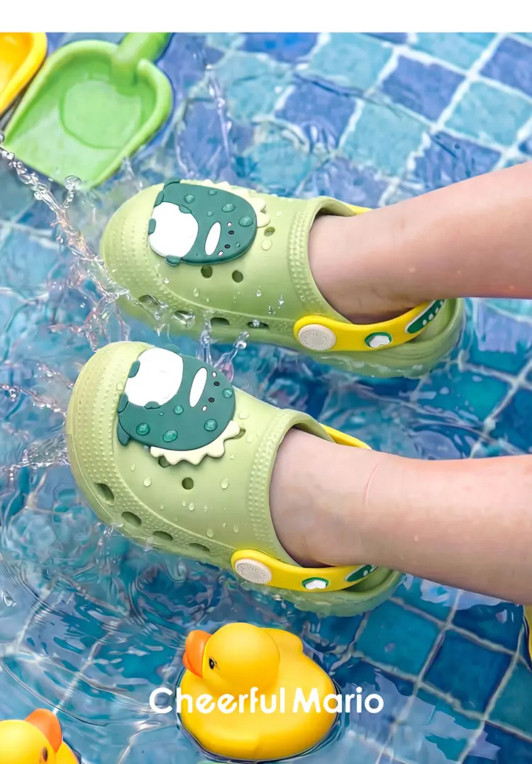 Children's cute Crocs-style slippers for boys, beach mule, soft sole, closed heel, closed toe — chobi 35